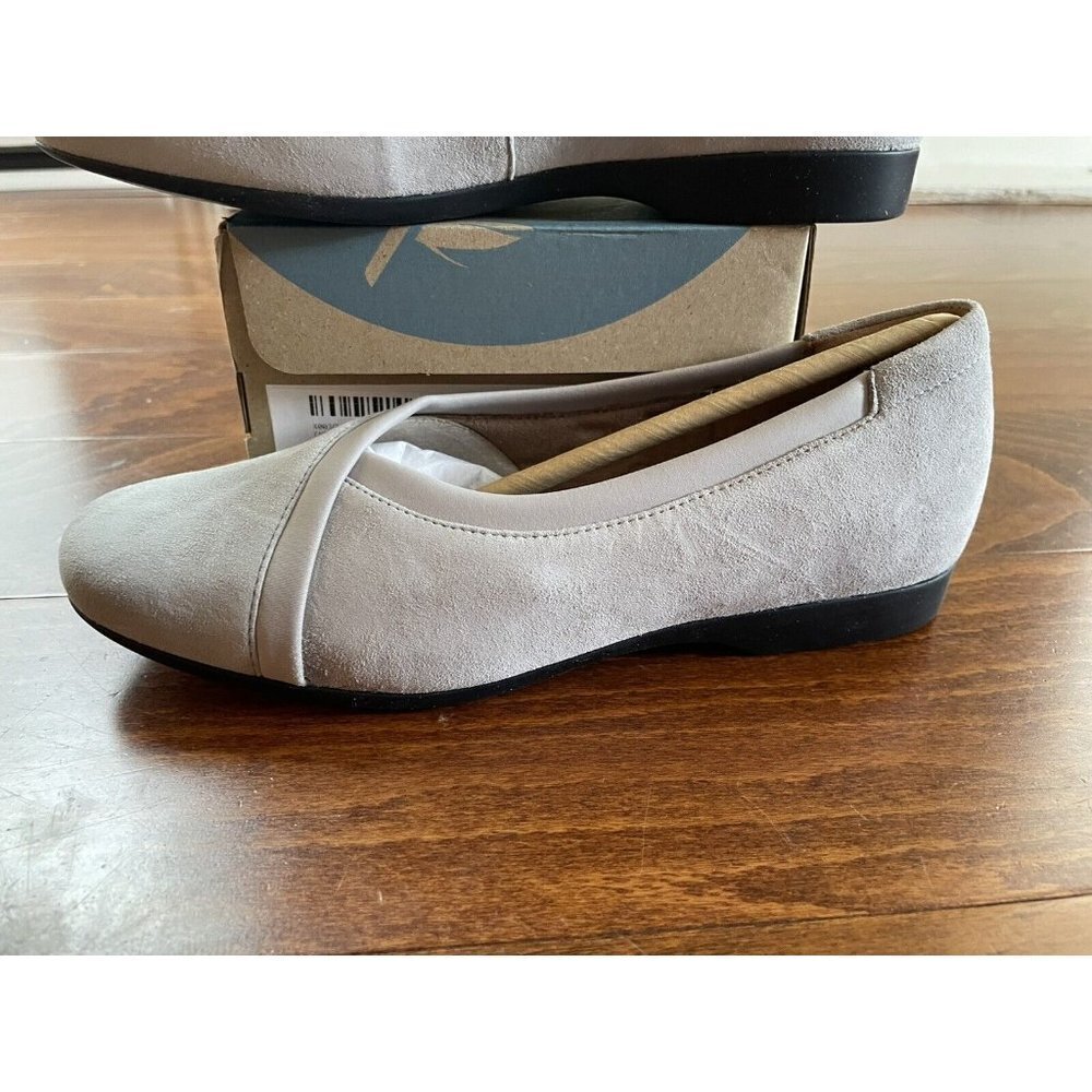 Clarks Womens Un Darcey Ease Grey Suede Slip On Flat Shoes NEW 8 W - Picture 3 of 7